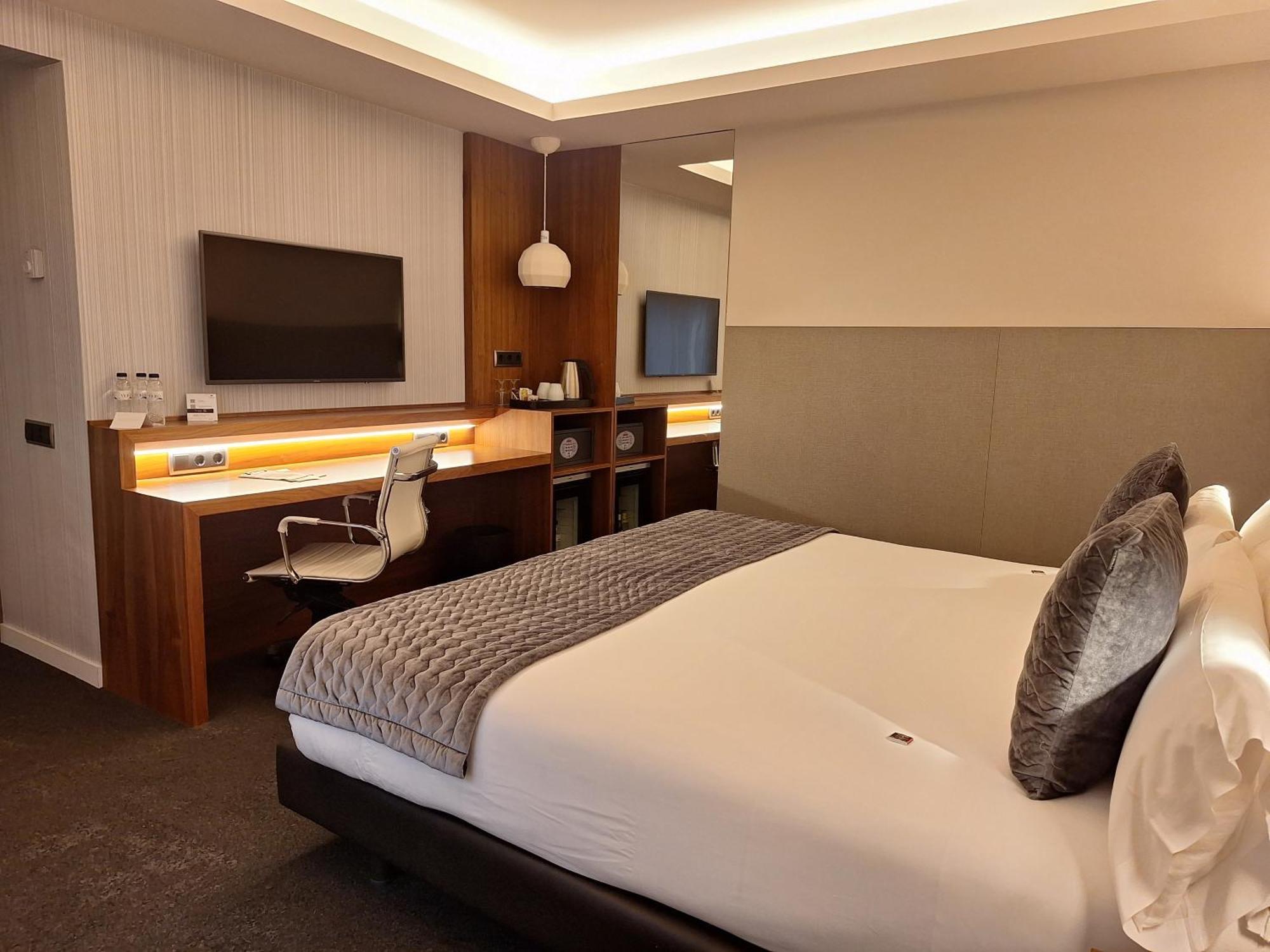 Best Western Premier Hotel Dante Barcelona Eksteriør bilde